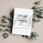 فایل لایه باز موکاپ کارت دعوت رنگ روشن