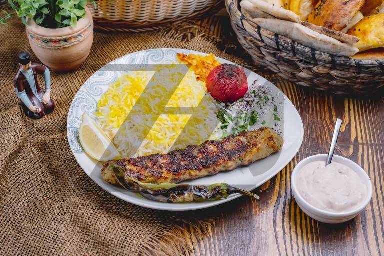 عکس کوبیده مرغ با برنج و مخلفات