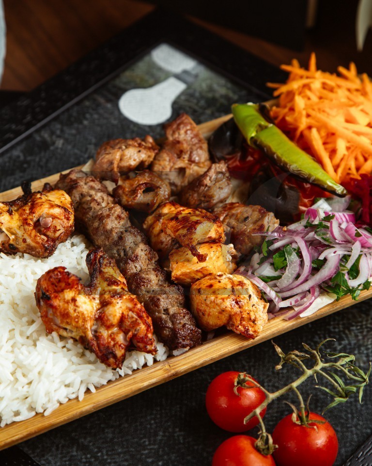 عکس بشقاب انواع کباب با برنج