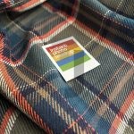 فایل لایه باز موکاپ عکس چاپی دوربین فوری