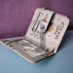 فایل لایه باز موکاپ کیف پول فانتزی