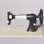 فایل لایه باز موکاپ چرخ خیاطی پایه چوبی فایل لایه باز موکاپ چرخ خیاطی پایه چوبی