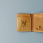 موکاپ کیف پول از نمای بالا