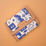 فایل لایه باز طرح موکاپ کیف پول از نمای بالا