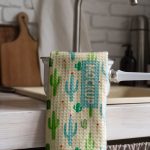 فایل لایه باز موکاپ حوله آشپزخانه فانتزی