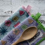 فایل لایه باز موکاپ حوله آشپزخانه طرح دار