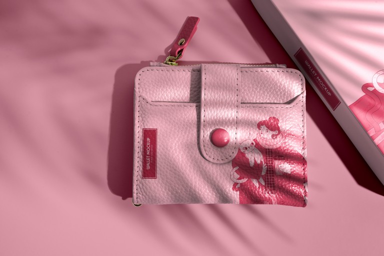 فایل لایه باز موکاپ طرح کیف پول