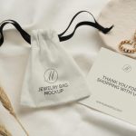 موکاپ کیف زیورآلات به همراه کارت تبلیغاتی