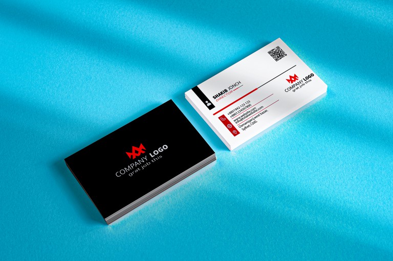 فایل لایه باز موکاپ کارت ویزیت از نمای راست