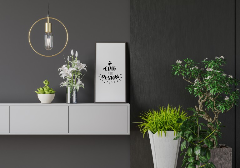فایل لایه باز موکاپ قاب فانتزی روی میز