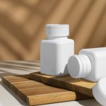 فایل لایه باز تصویر موکاپ بطری مربعی فایل لایه باز تصویر موکاپ بطری مربعی