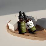 فایل لایه باز موکاپ بطری شیشه ای قطره ای فایل لایه باز موکاپ بطری شیشه ای قطره ای