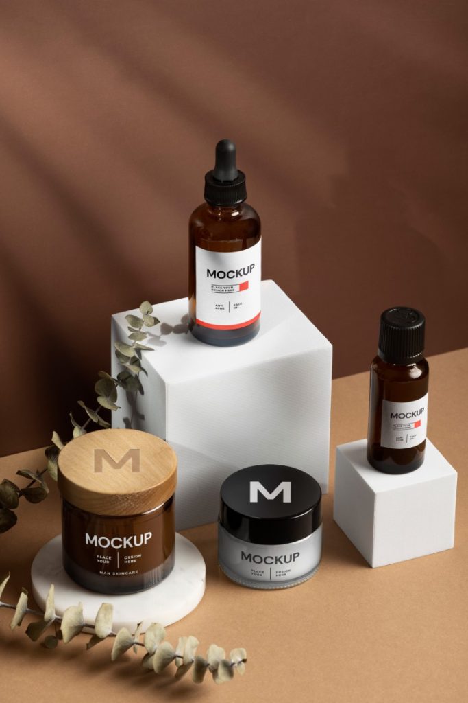 فایل لایه باز موکاپ بطری های شیشه ای محصولات پوستی