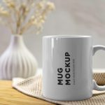 فایل لایه باز موکاپ ماگ روی میز