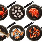 وکتور ماهیتابه غذاهای دریایی از نمای بالا