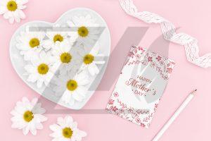 فایل لایه باز کارت تبریک روز مادر با طرح گل بابونه