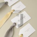 فایل لایه باز موکاپ تگ محصول تبلیغاتی با روبان فایل لایه باز موکاپ تگ محصول تبلیغاتی با روبان