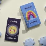 فایل لایه باز موکاپ کارت ویزیت پشت و رو با پس زمینه زرد فایل لایه باز موکاپ کارت ویزیت پشت و رو با پس زمینه زرد